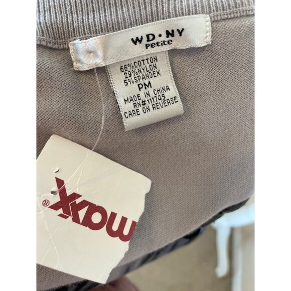 Black NWT Purple Pink Floral Cardigan Sweater with Black “Jewel” Accents Sz MP - Picture 6 of 10